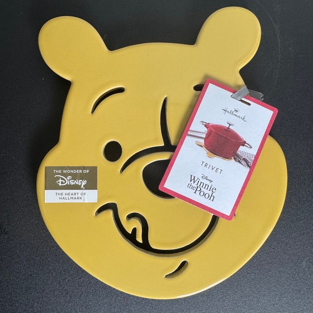 Hallmark Winnie the Pooh Trivet Disney Unisex OS Yellow Ceramic Heat Pad NEW